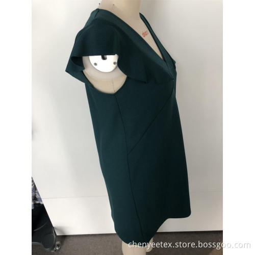 Gaun ramping V-neck dengan lipatan